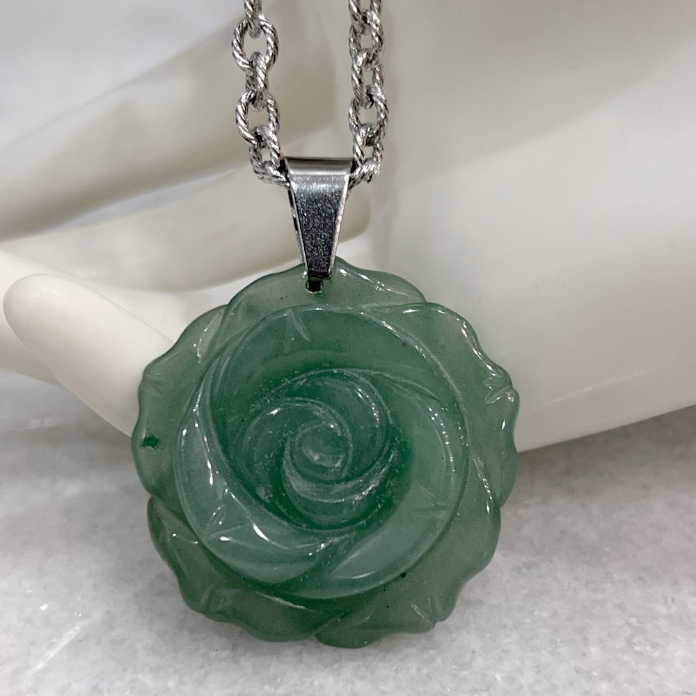 Green Aventurine Carved Rose Silver Pendant Necklace